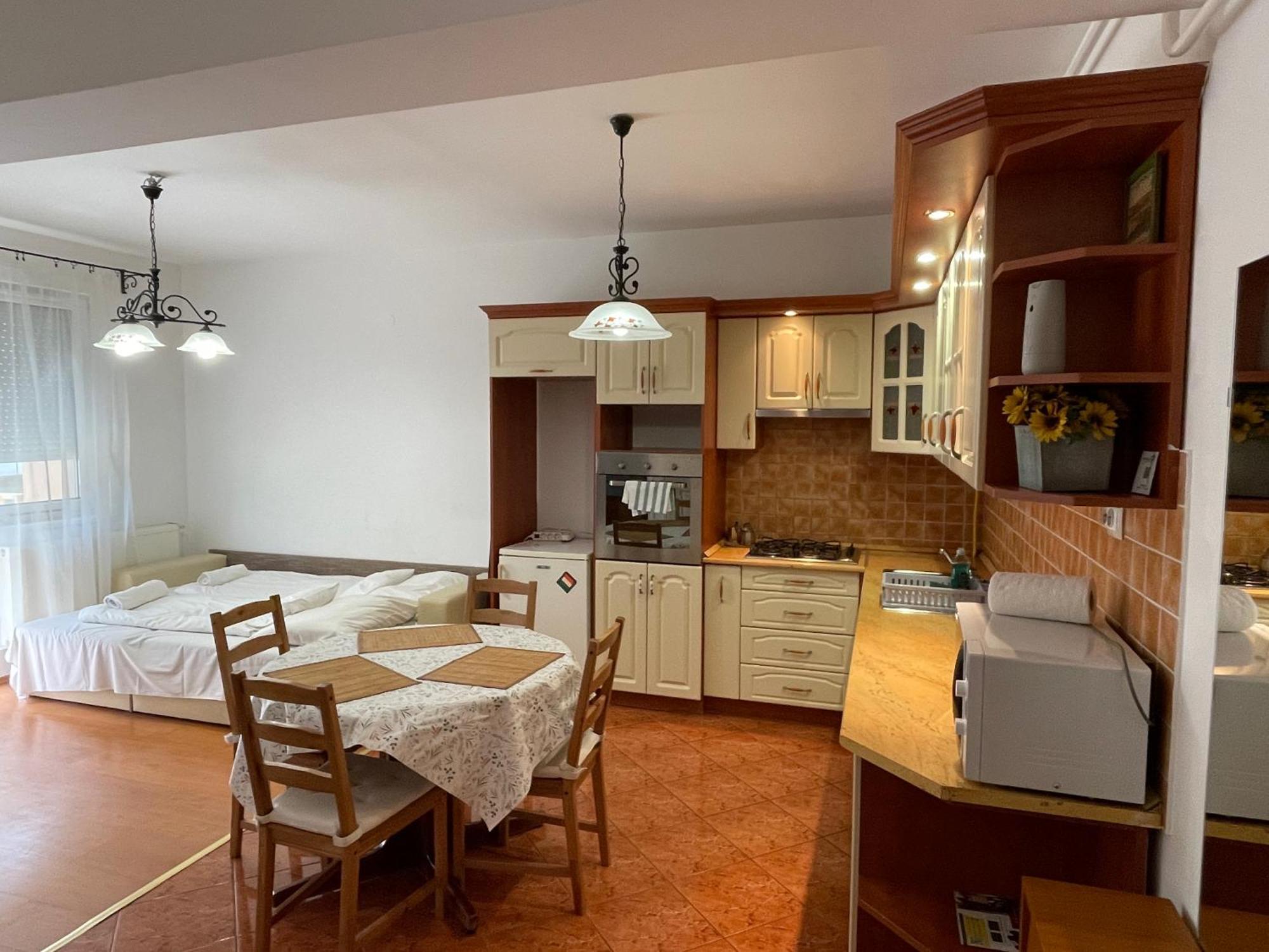 Zoli Apartmanok-Anita Koelcsey 34-36 Hajdúszoboszló 外观 照片